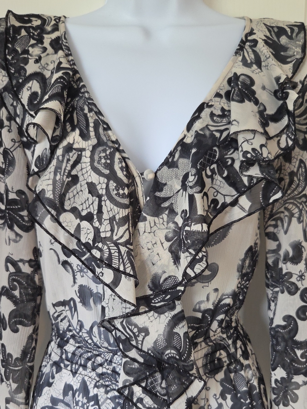 NY Collection Ruffle V Neck Sheer Top - Picture 2 of 10